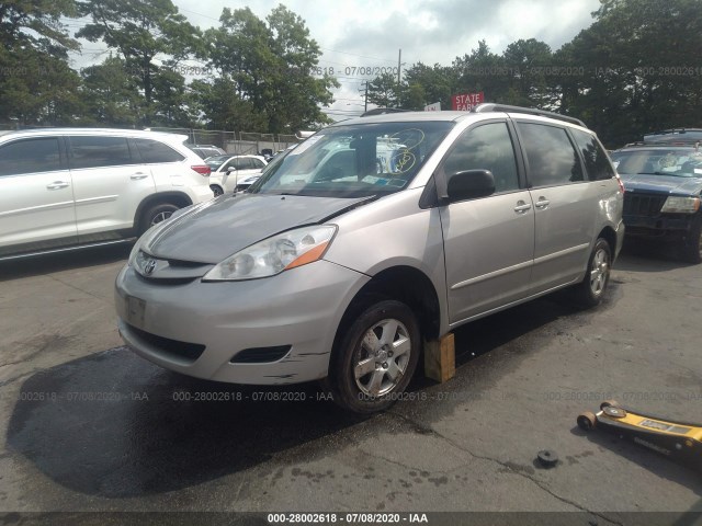 Photo 1 VIN: 5TDKK4CC9AS301218 - TOYOTA SIENNA 