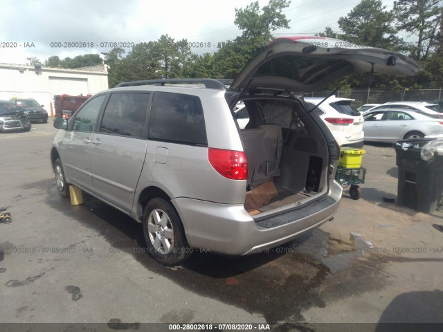 Photo 2 VIN: 5TDKK4CC9AS301218 - TOYOTA SIENNA 