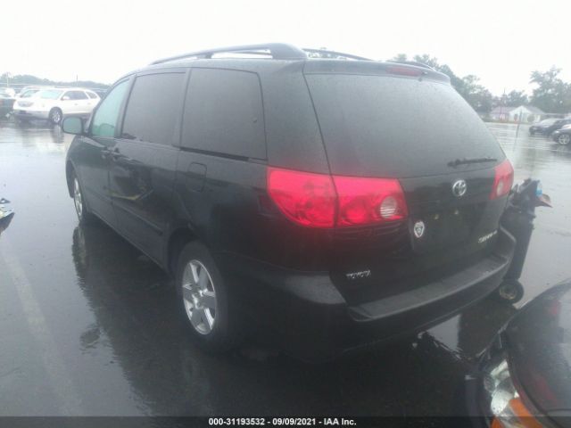 Photo 2 VIN: 5TDKK4CC9AS308475 - TOYOTA SIENNA 