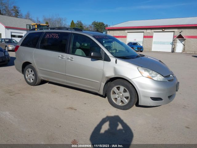 Photo 0 VIN: 5TDKK4CC9AS313594 - TOYOTA SIENNA 