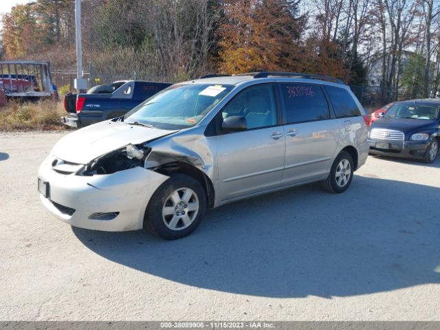 Photo 1 VIN: 5TDKK4CC9AS313594 - TOYOTA SIENNA 