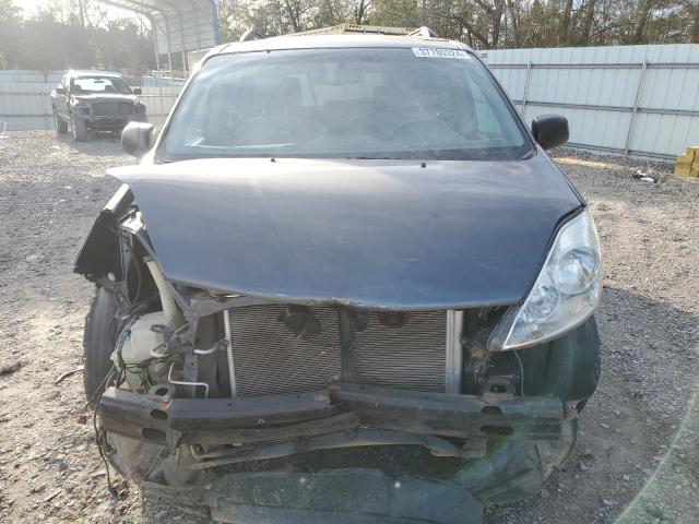 Photo 4 VIN: 5TDKK4CC9AS317189 - TOYOTA SIENNA CE 