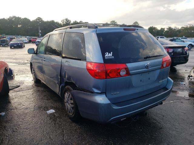 Photo 2 VIN: 5TDKK4CC9AS317726 - TOYOTA SIENNA CE 