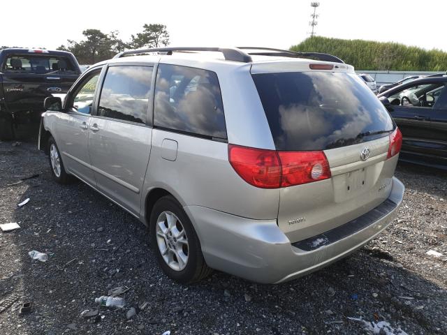 Photo 2 VIN: 5TDKK4CC9AS320299 - TOYOTA SIENNA CE 