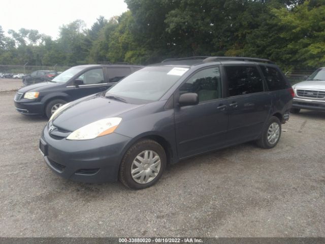 Photo 1 VIN: 5TDKK4CC9AS320710 - TOYOTA SIENNA 