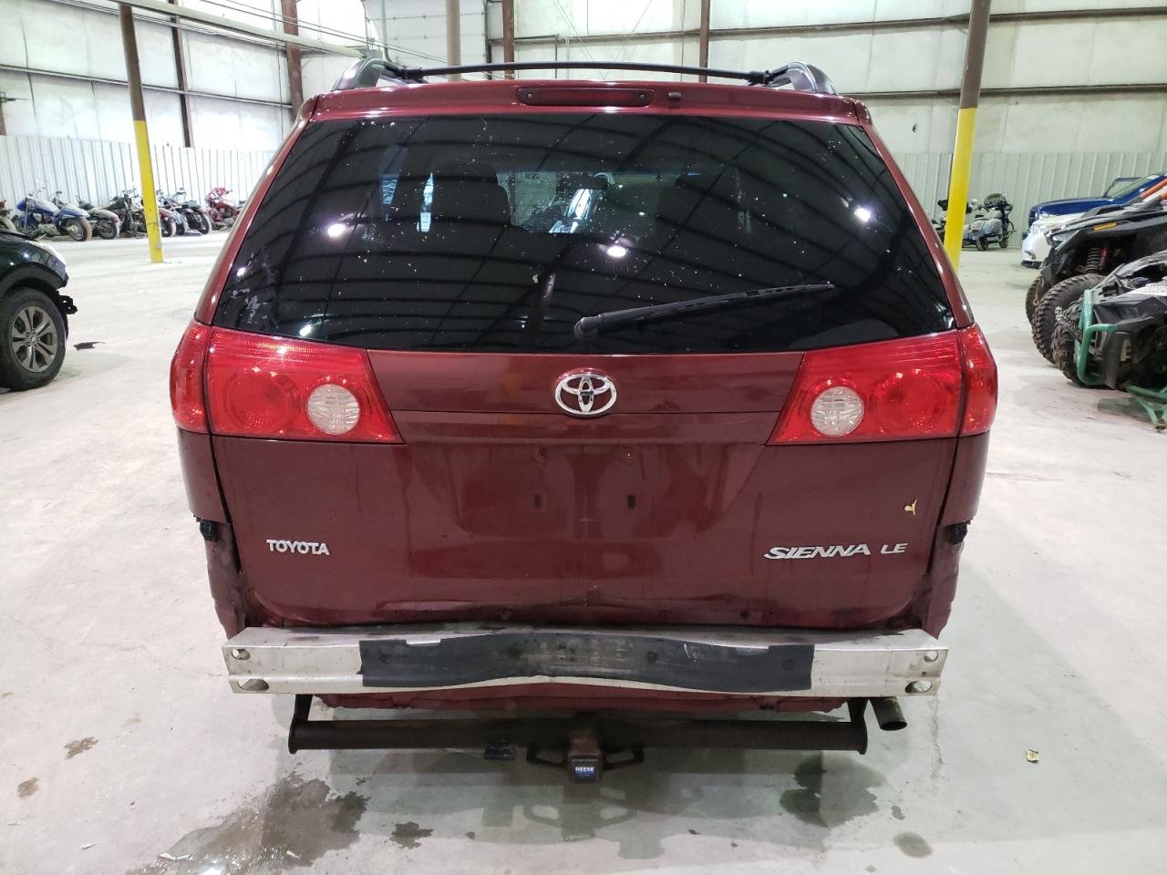 Photo 5 VIN: 5TDKK4CC9AS323980 - TOYOTA SIENNA 