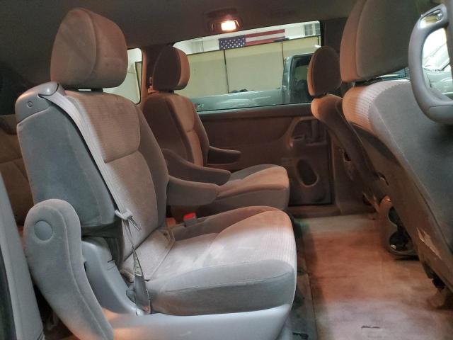 Photo 10 VIN: 5TDKK4CC9AS327592 - TOYOTA SIENNA CE 