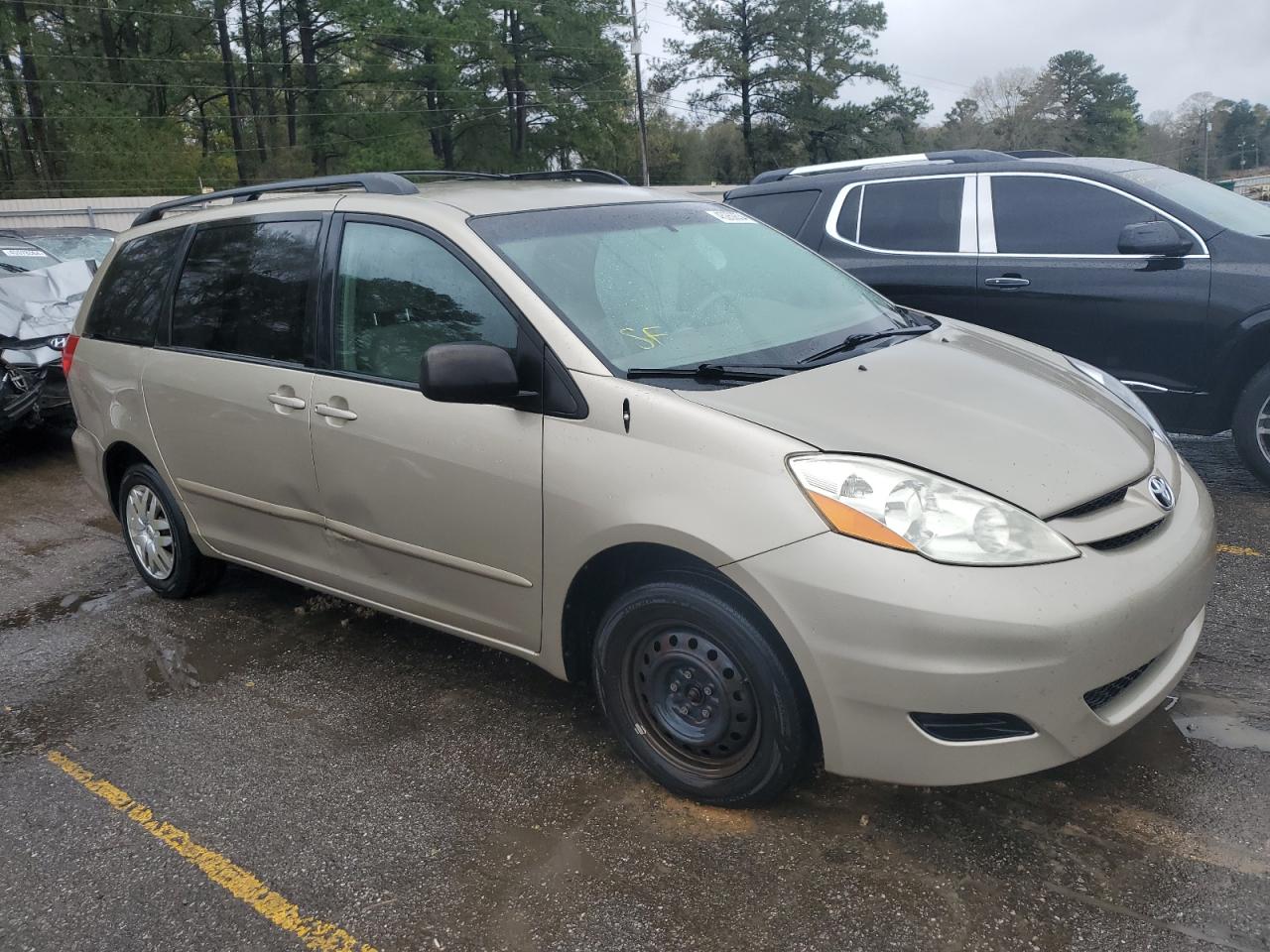 Photo 3 VIN: 5TDKK4CC9AS329584 - TOYOTA SIENNA 