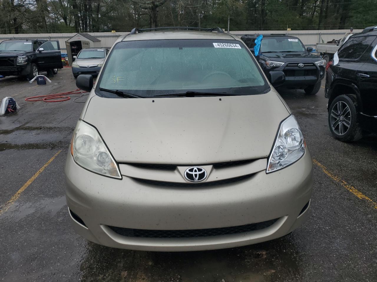 Photo 4 VIN: 5TDKK4CC9AS329584 - TOYOTA SIENNA 