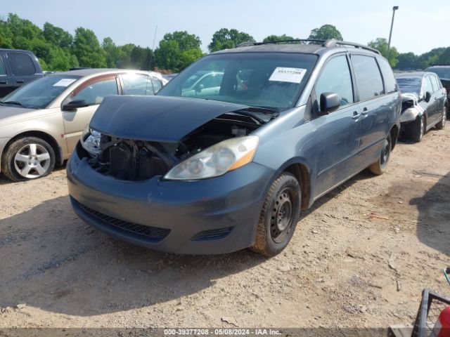 Photo 1 VIN: 5TDKK4CC9AS339273 - TOYOTA SIENNA 