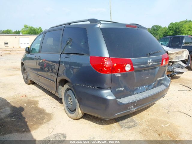 Photo 2 VIN: 5TDKK4CC9AS339273 - TOYOTA SIENNA 