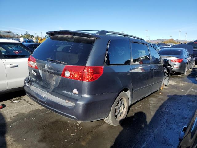 Photo 2 VIN: 5TDKK4CCXAS297535 - TOYOTA SIENNA CE 