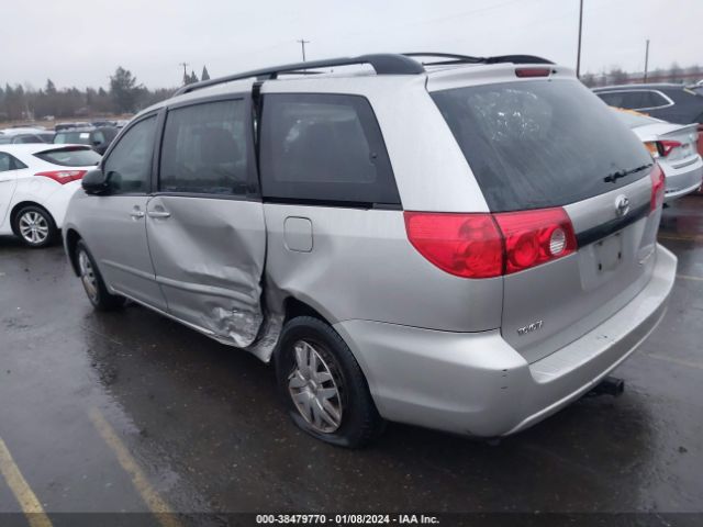 Photo 2 VIN: 5TDKK4CCXAS307058 - TOYOTA SIENNA 