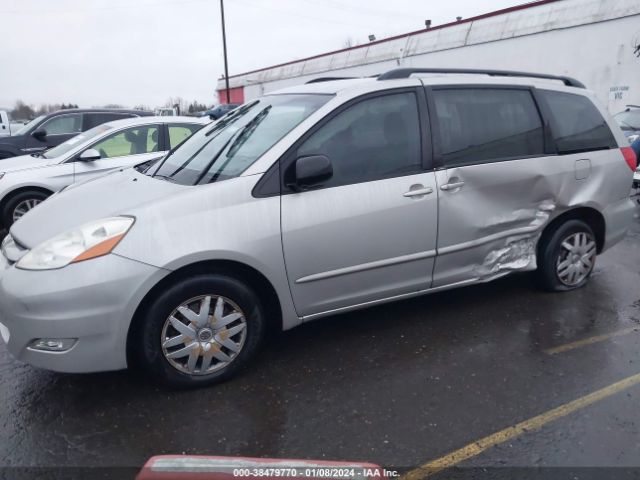 Photo 5 VIN: 5TDKK4CCXAS307058 - TOYOTA SIENNA 