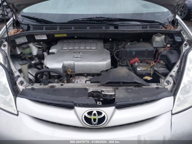 Photo 9 VIN: 5TDKK4CCXAS307058 - TOYOTA SIENNA 