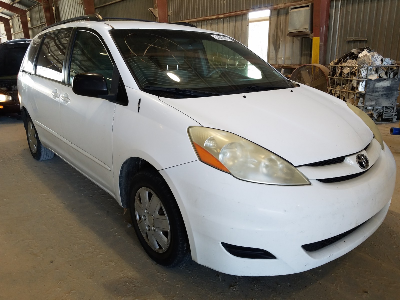 Photo 0 VIN: 5TDKK4CCXAS309490 - TOYOTA SIENNA CE 