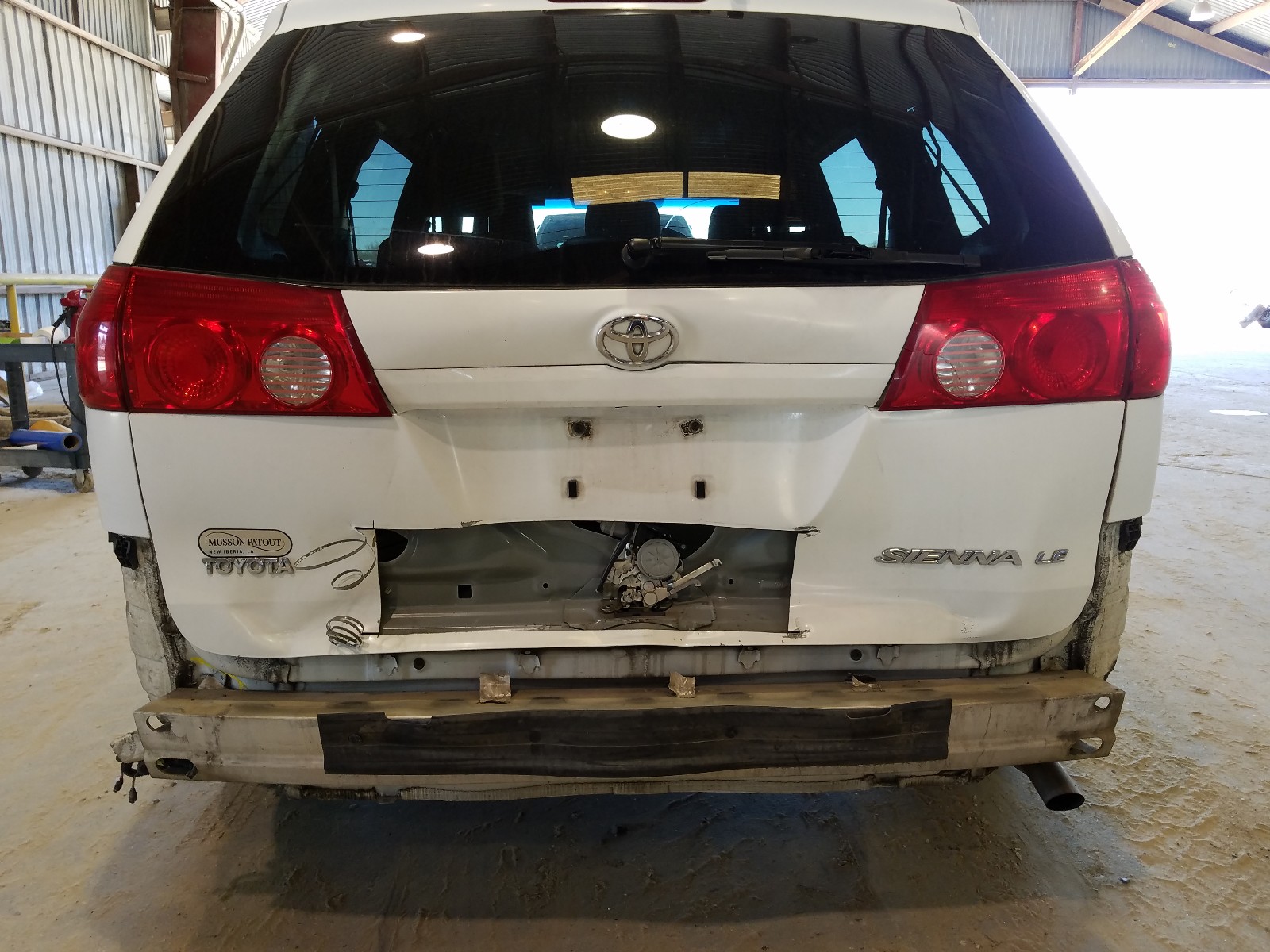 Photo 8 VIN: 5TDKK4CCXAS309490 - TOYOTA SIENNA CE 