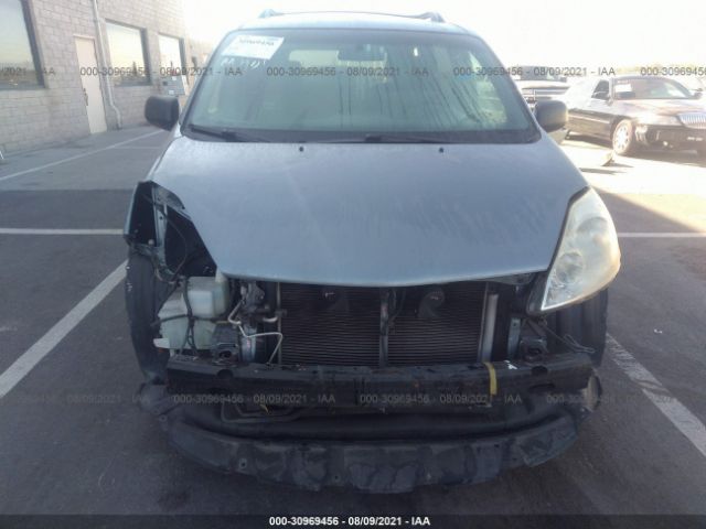 Photo 5 VIN: 5TDKK4CCXAS318772 - TOYOTA SIENNA 