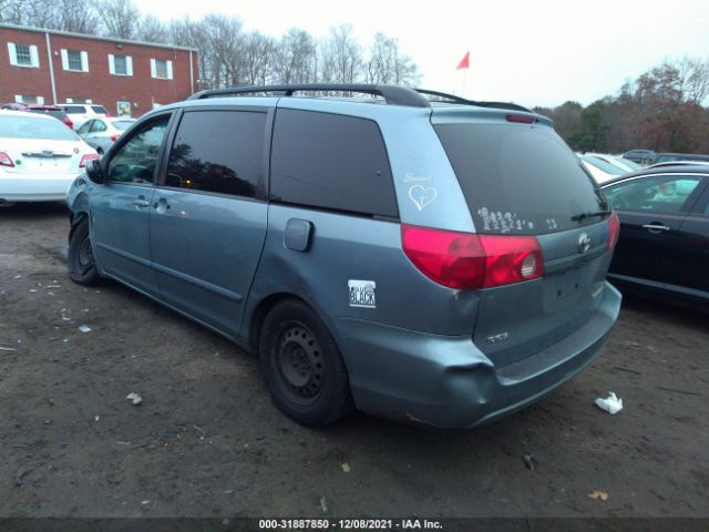 Photo 2 VIN: 5TDKK4CCXAS320361 - TOYOTA SIENNA 