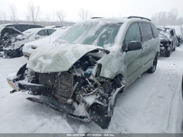 Photo 1 VIN: 5TDKK4CCXAS322272 - TOYOTA SIENNA 