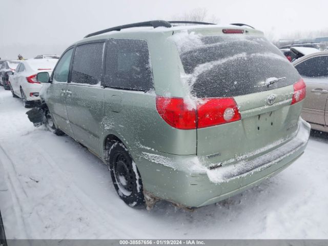 Photo 2 VIN: 5TDKK4CCXAS322272 - TOYOTA SIENNA 