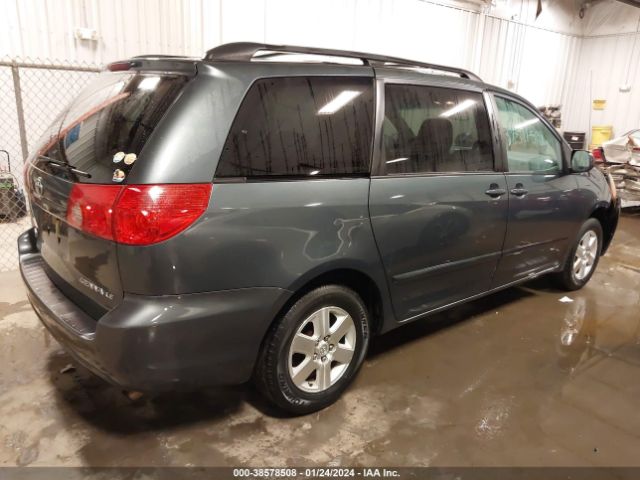 Photo 3 VIN: 5TDKK4CCXAS324622 - TOYOTA SIENNA 