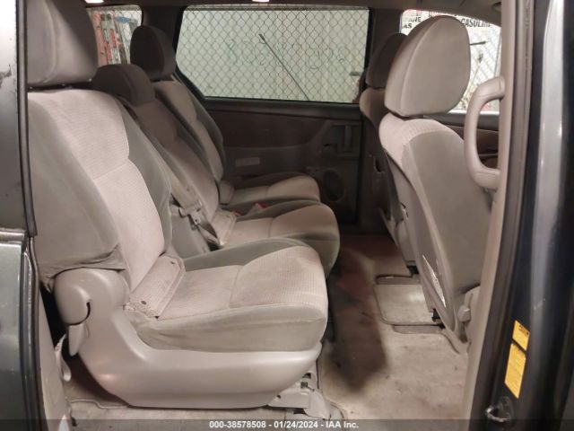 Photo 7 VIN: 5TDKK4CCXAS324622 - TOYOTA SIENNA 