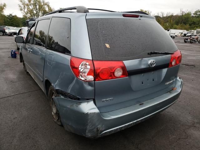 Photo 2 VIN: 5TDKK4CCXAS328461 - TOYOTA SIENNA CE 