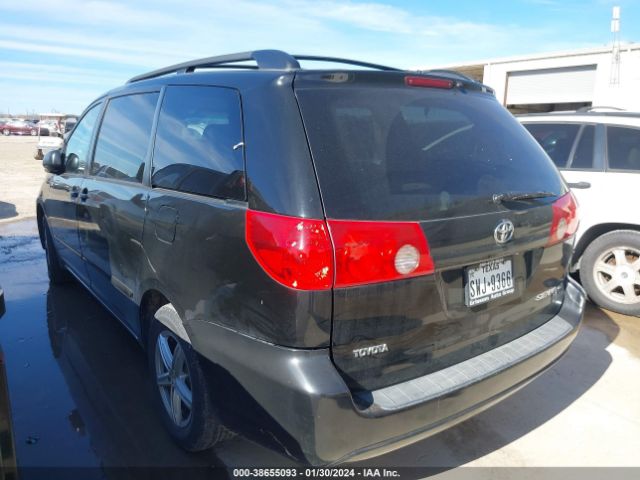 Photo 2 VIN: 5TDKK4CCXAS331697 - TOYOTA SIENNA 