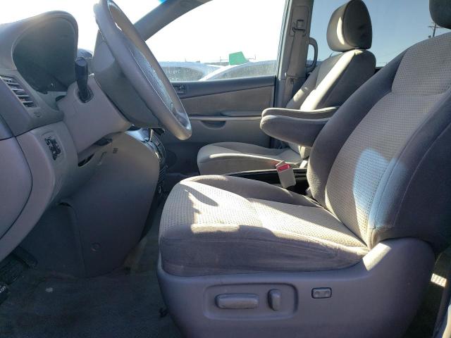 Photo 6 VIN: 5TDKK4CCXAS335524 - TOYOTA SIENNA CE 