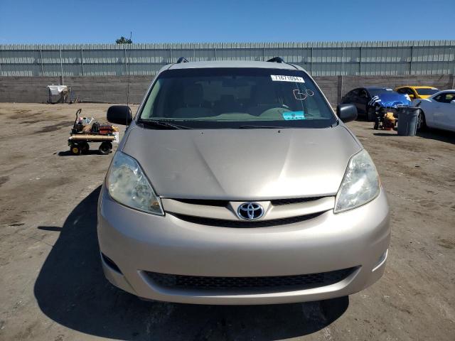 Photo 4 VIN: 5TDKK4CCXAS339220 - TOYOTA SIENNA CE 