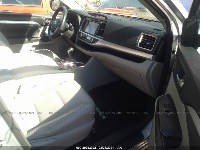 Photo 4 VIN: 5TDKKRFH1ES011355 - TOYOTA HIGHLANDER 