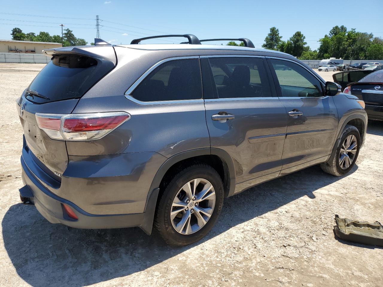 Photo 2 VIN: 5TDKKRFH2FS085613 - TOYOTA HIGHLANDER 