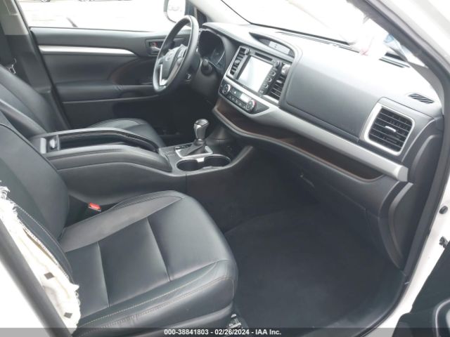 Photo 4 VIN: 5TDKKRFH5ES021564 - TOYOTA HIGHLANDER 