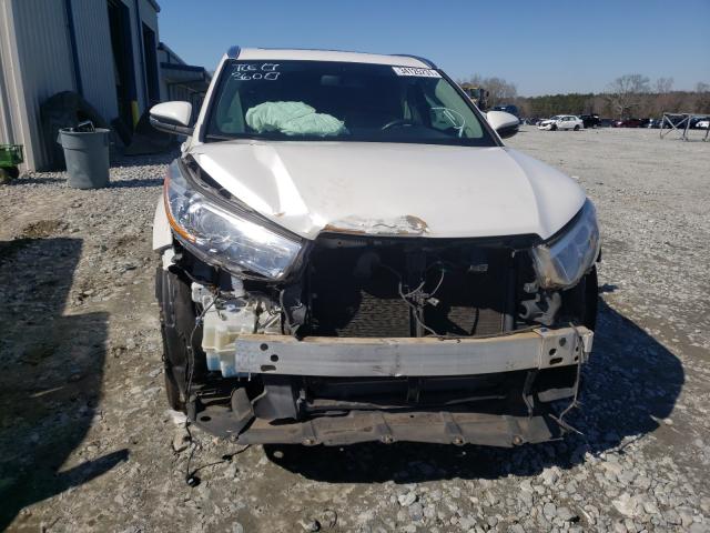 Photo 8 VIN: 5TDKKRFH5FS064514 - TOYOTA HIGHLANDER 