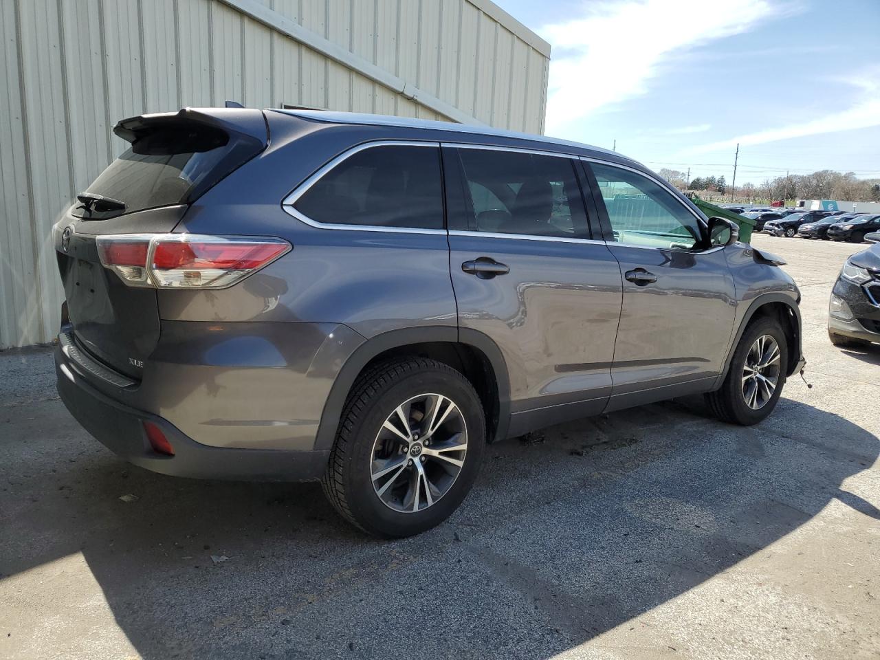 Photo 2 VIN: 5TDKKRFH5GS156188 - TOYOTA HIGHLANDER 