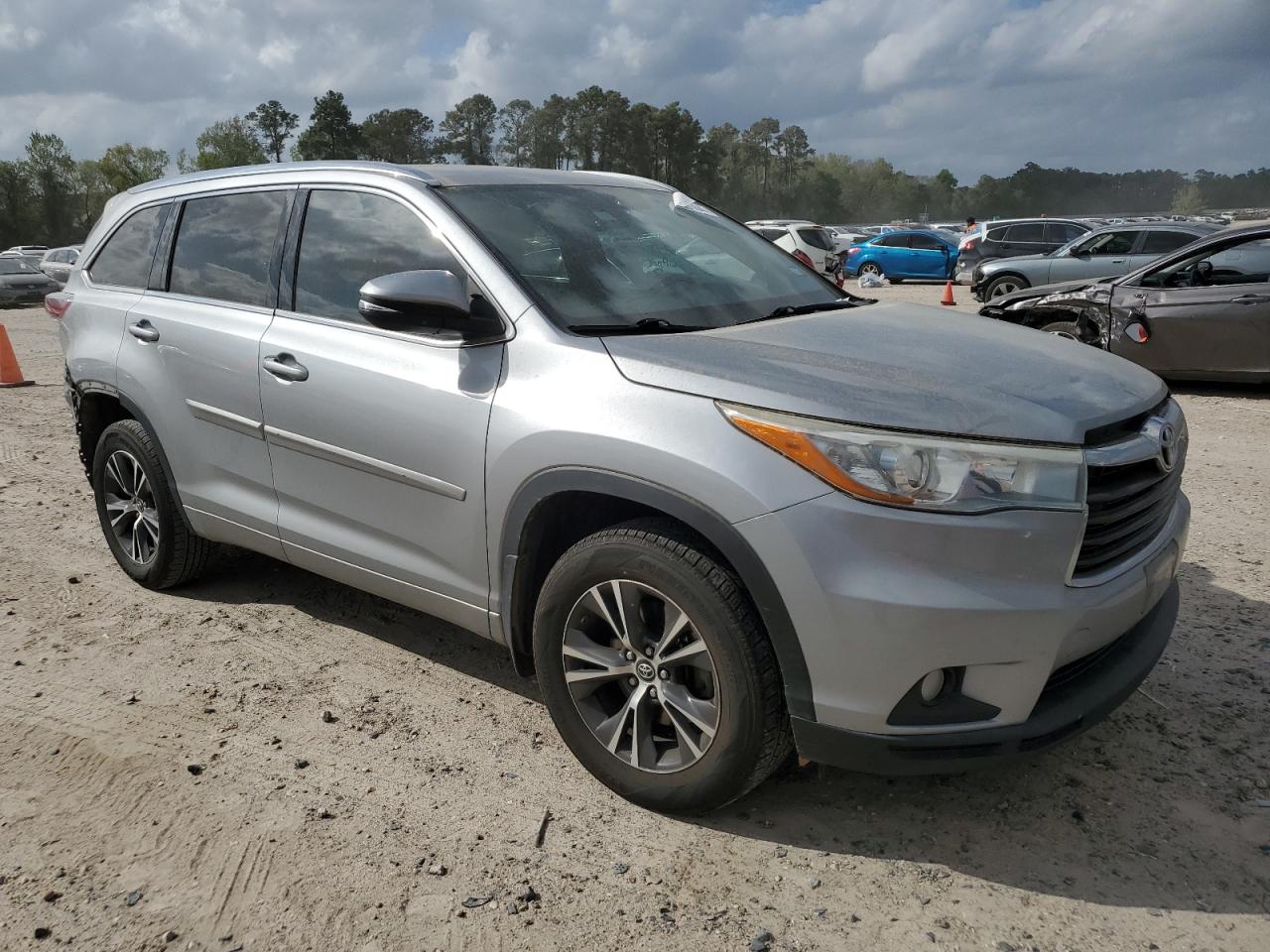 Photo 3 VIN: 5TDKKRFH7GS150943 - TOYOTA HIGHLANDER 