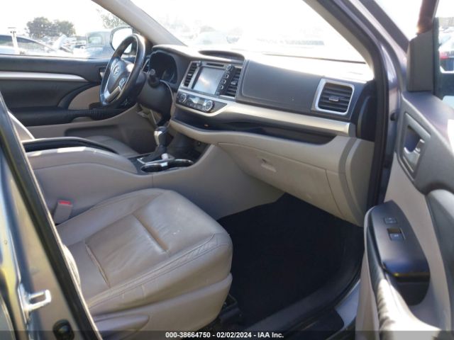 Photo 4 VIN: 5TDKKRFH8ES014740 - TOYOTA HIGHLANDER 