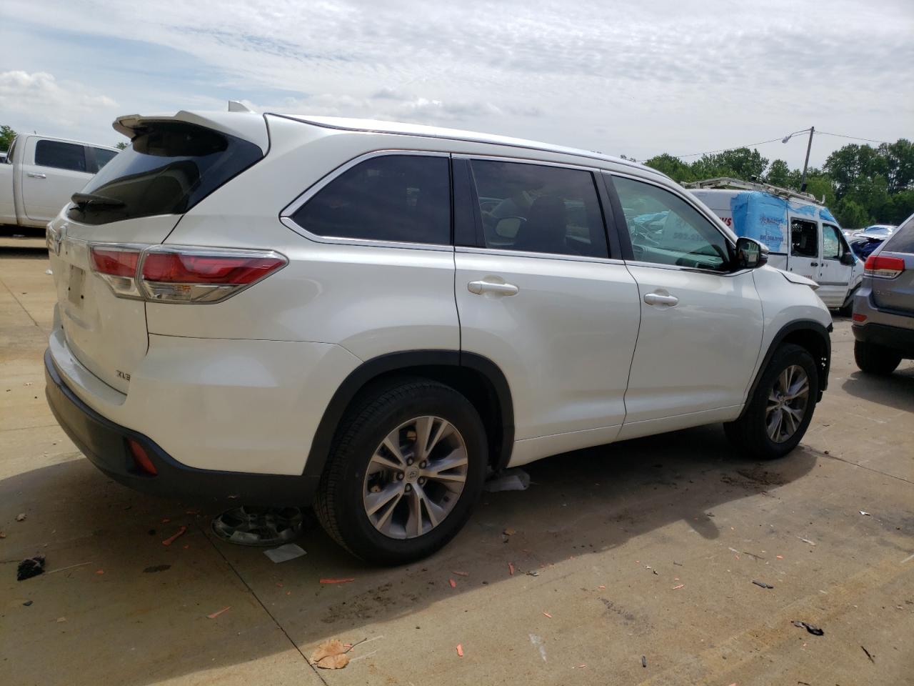 Photo 2 VIN: 5TDKKRFH8FS065110 - TOYOTA HIGHLANDER 