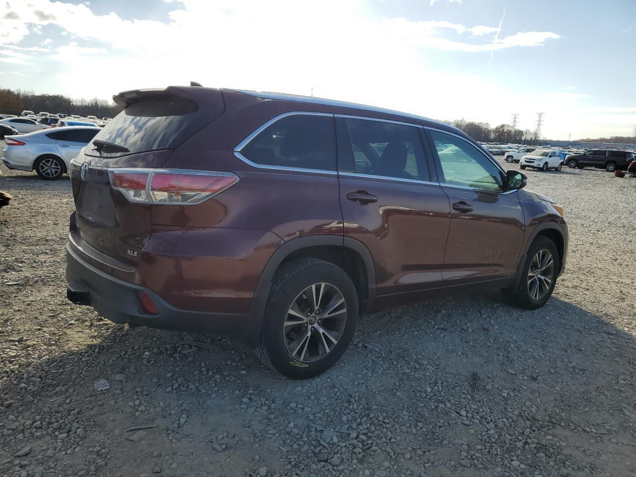 Photo 2 VIN: 5TDKKRFH8GS142799 - TOYOTA HIGHLANDER 