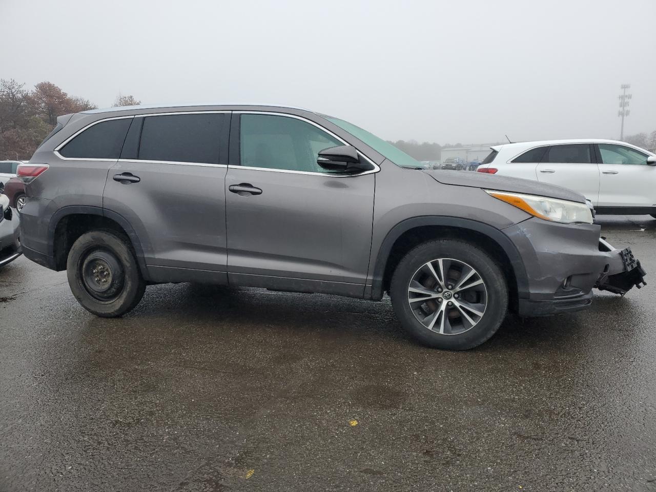 Photo 3 VIN: 5TDKKRFH8GS163622 - TOYOTA HIGHLANDER 