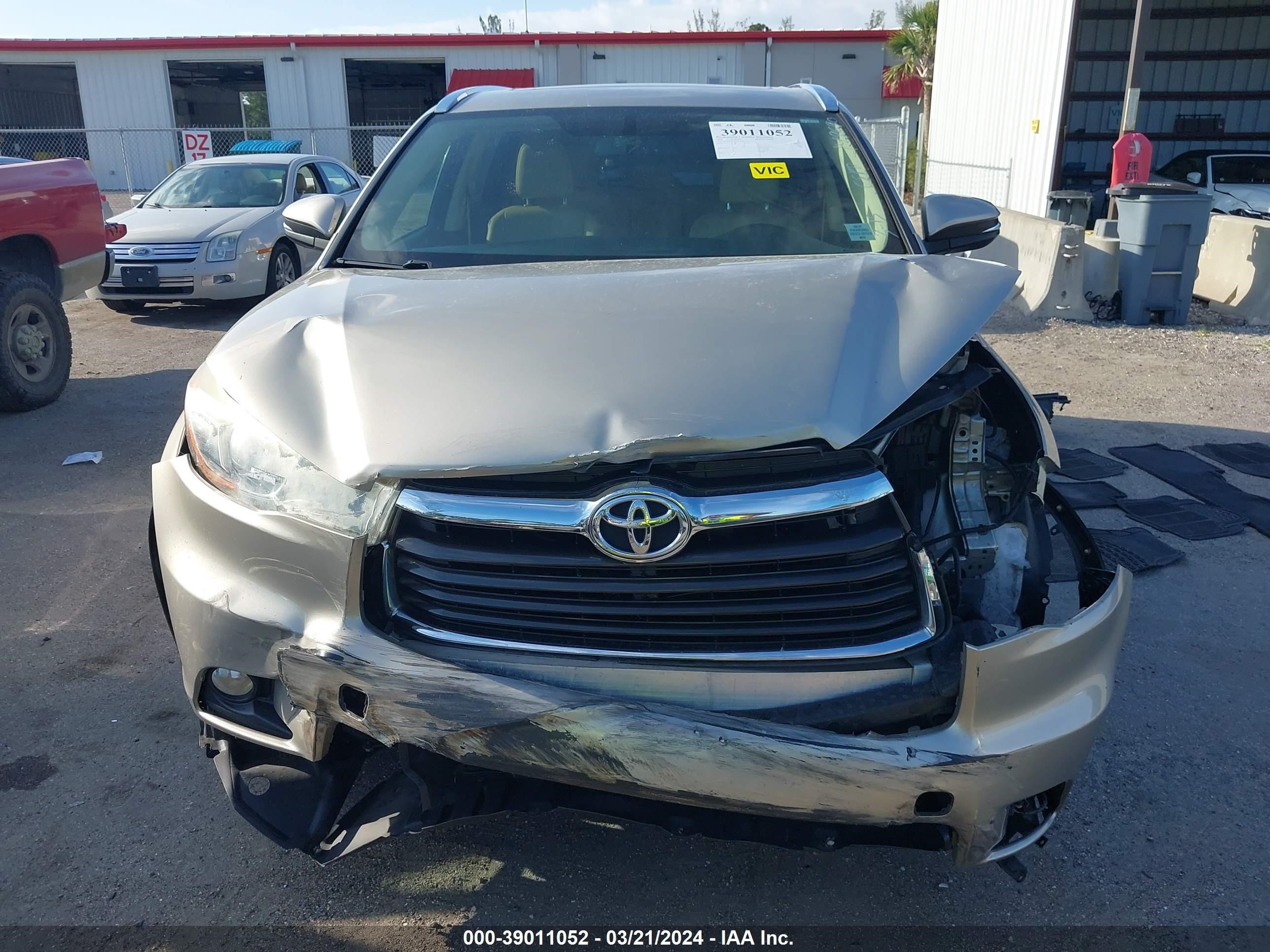 Photo 12 VIN: 5TDKKRFHXGS149690 - TOYOTA HIGHLANDER 