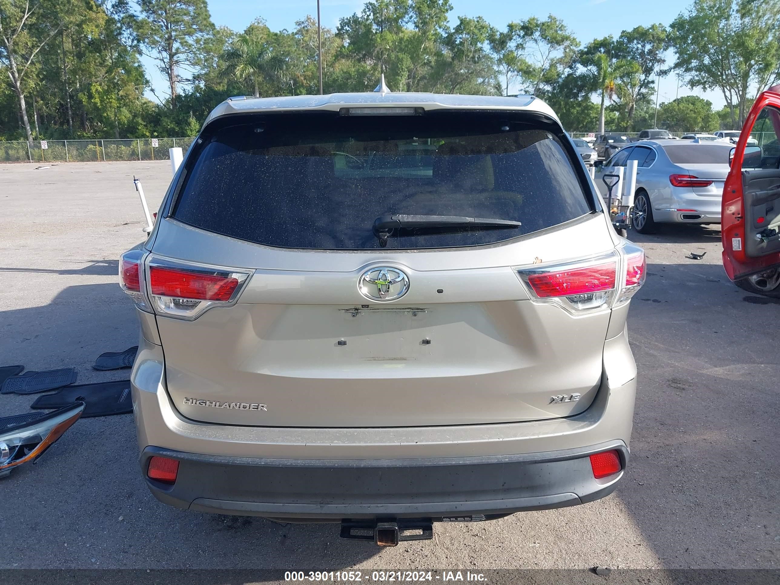 Photo 16 VIN: 5TDKKRFHXGS149690 - TOYOTA HIGHLANDER 