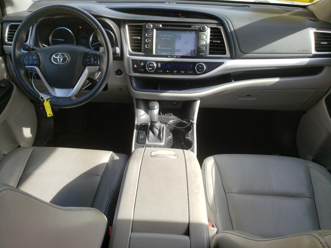 Photo 7 VIN: 5TDKKRFHXGS160737 - TOYOTA HIGHLANDER 