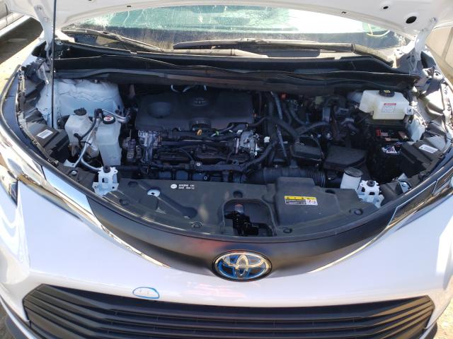 Photo 6 VIN: 5TDKRKEC0MS044998 - TOYOTA SIENNA LE 