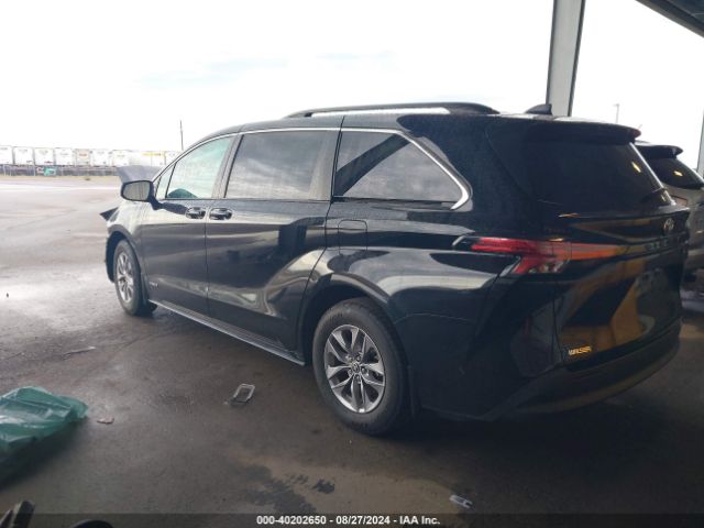 Photo 2 VIN: 5TDKRKEC0MS060845 - TOYOTA SIENNA 