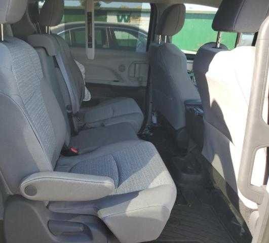 Photo 10 VIN: 5TDKRKEC0MS069352 - TOYOTA SIENNA LE 