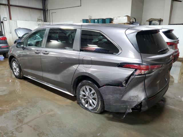 Photo 1 VIN: 5TDKRKEC0NS075931 - TOYOTA SIENNA LE 