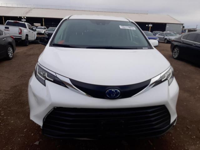 Photo 4 VIN: 5TDKRKEC0NS109219 - TOYOTA SIENNA LE 