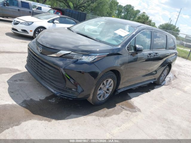 Photo 1 VIN: 5TDKRKEC0NS117627 - TOYOTA SIENNA 